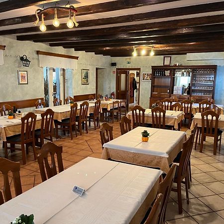 Razman Wine Rooms Gračišče Buitenkant foto