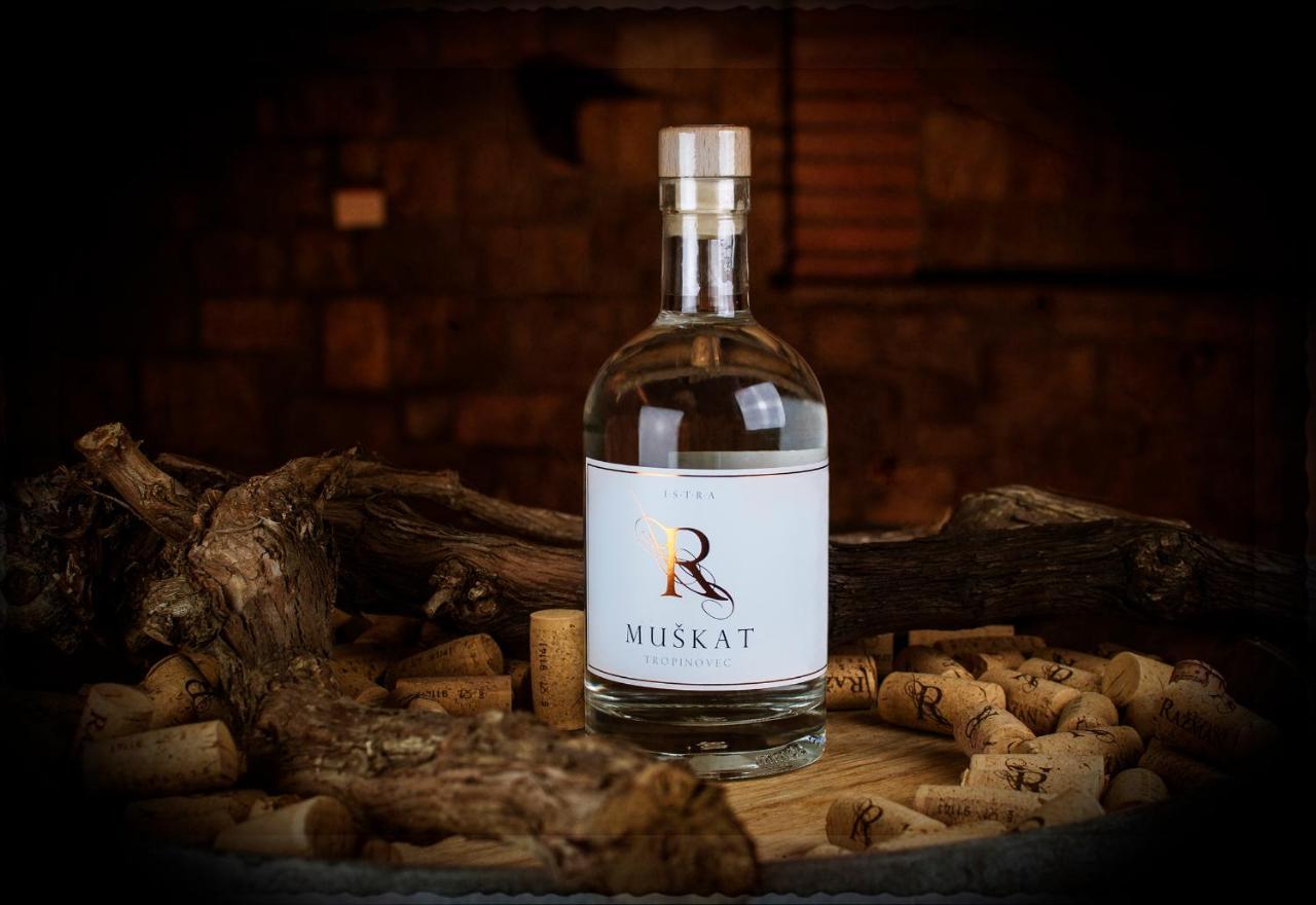 Razman Wine Rooms Gračišče Buitenkant foto
