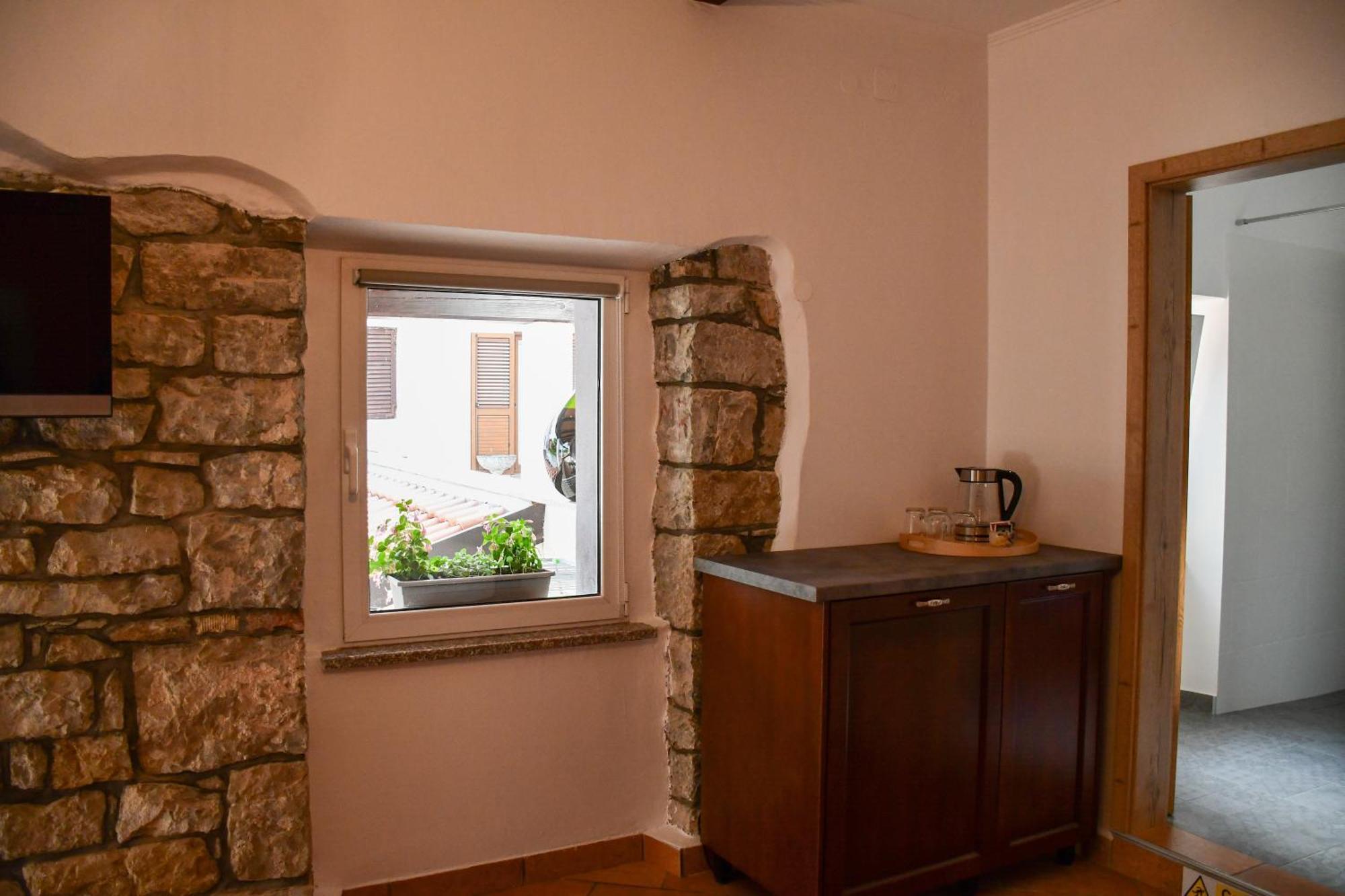 Razman Wine Rooms Gračišče Buitenkant foto