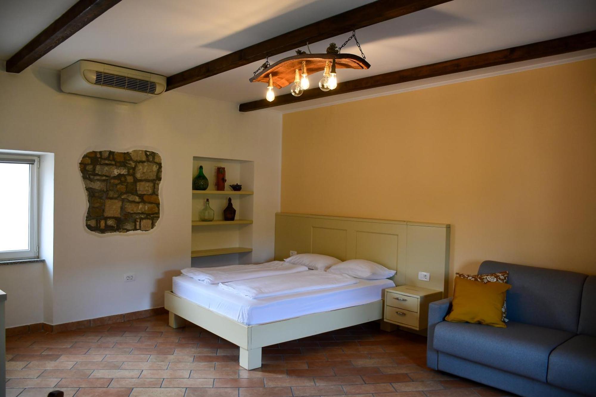 Razman Wine Rooms Gračišče Buitenkant foto